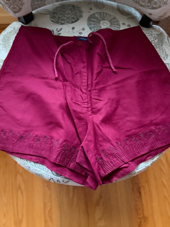 Reitmans Pants - Burgundy Cotton Linen Shorts by Reitman’s - size 15
